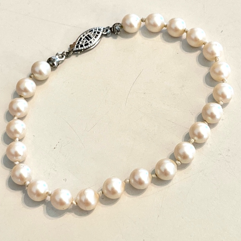 Vintage Faux Pearl Knotted Bracelet